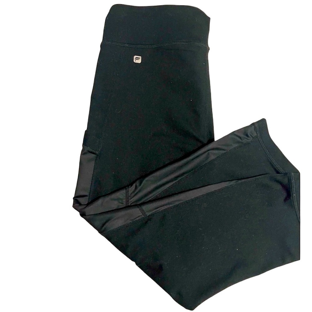 Fabletics Crop Leggings Side Pockets with Satin-Like Side Detailing